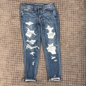 American Eagle distressed tomgirl jeans